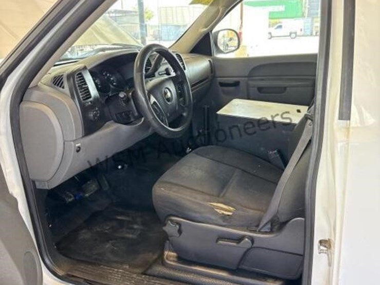 2012-chevrolet-silverado-1500-image-22