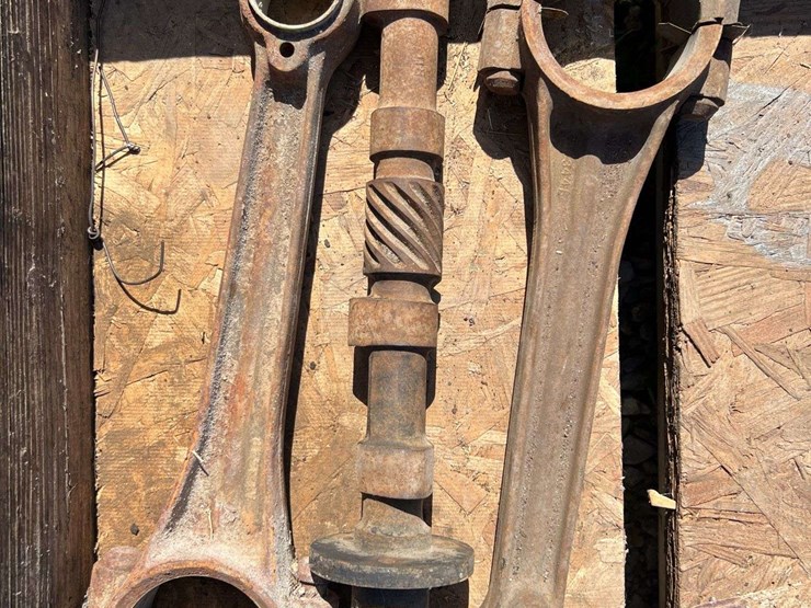 john-deere-model-a-rods-set-and-camshaft-image-1