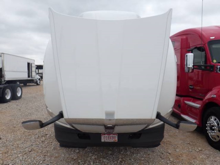 2020-kenworth-t680-image-13