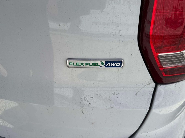 2016-ford-explorer-image-24