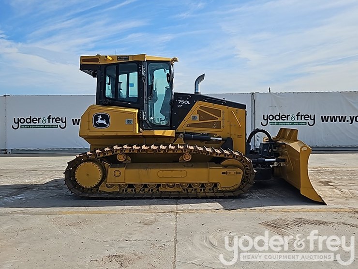 2022-deere-750l-image-7