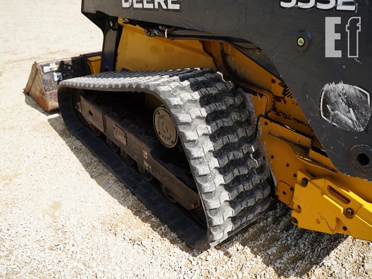 2015-deere-333e-image-25