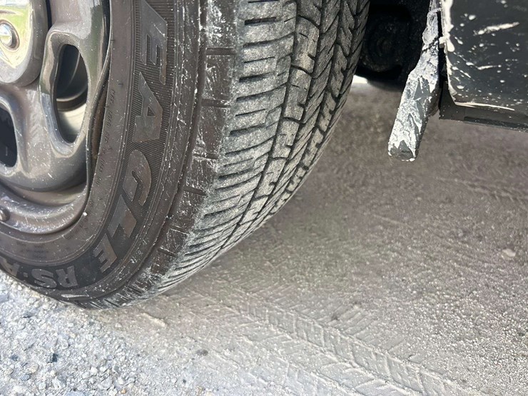 2016-ford-explorer-image-25