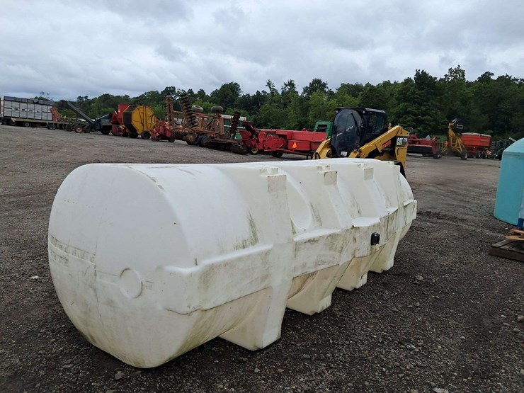 1200-gallon-poly-tank-image-2