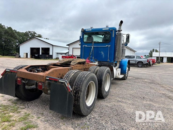 2002-peterbilt-379-image-7