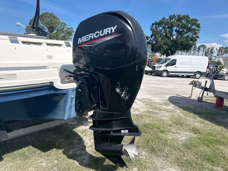2017-bayliner-vr5-21ft-bowrider-boat-with-29ft-t/a-boat-trailer-image-9