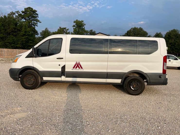 2015-ford-e350-image-6