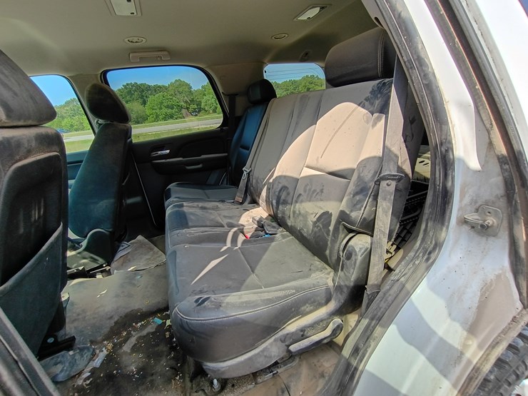 2010-chevrolet-tahoe-image-48