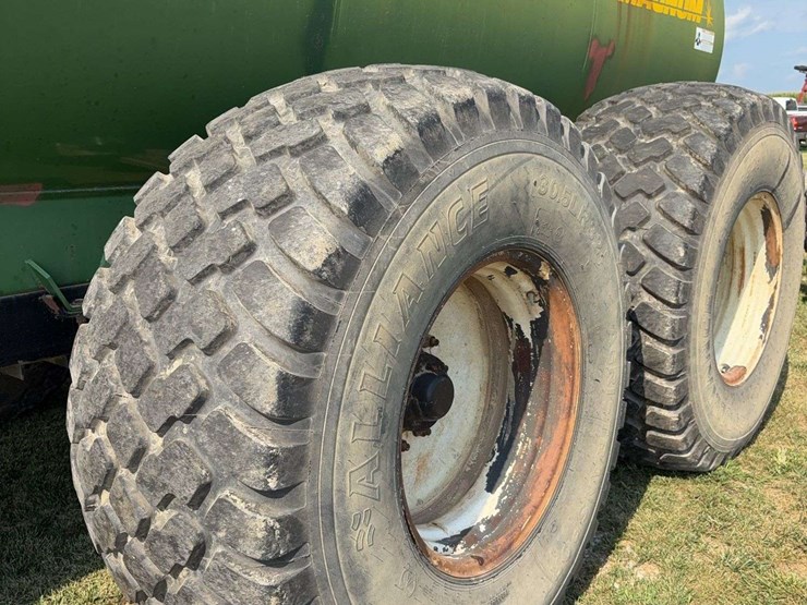 blazer-magnum-7500-gallon-slurry-vac-tank,-5-shank-plow-down,-steerable-double-axel,-hydraulic-driven-pump,-field-ready-image-6