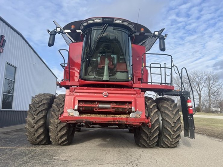 2022-case-ih-8250-image-11