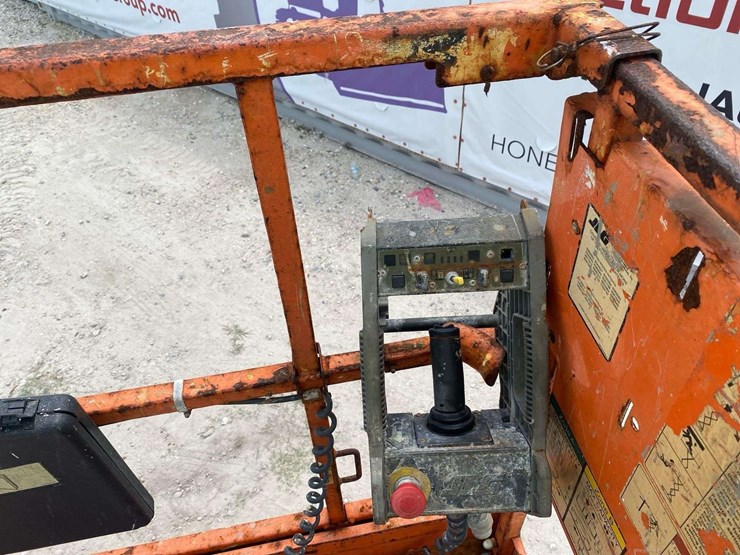 2018-jlg-3246es-image-17