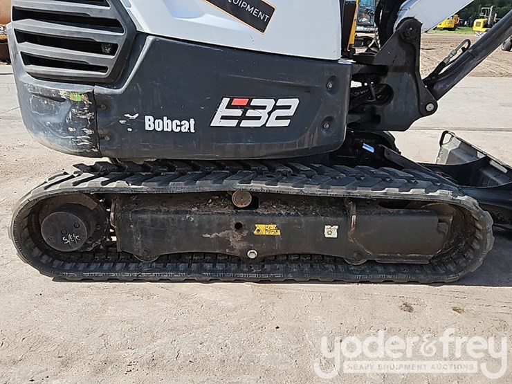 bobcat-e32-image-7