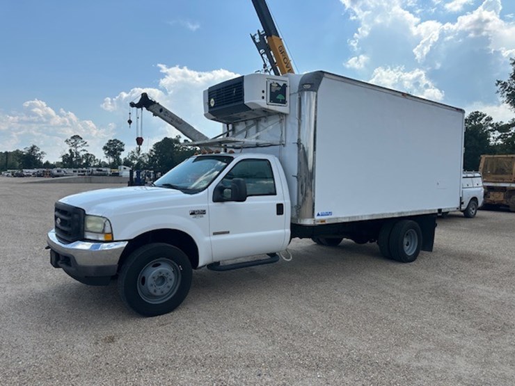 2003-ford-f550-image-1