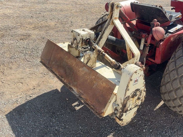 interntional-184-2wd-tractor-image-13
