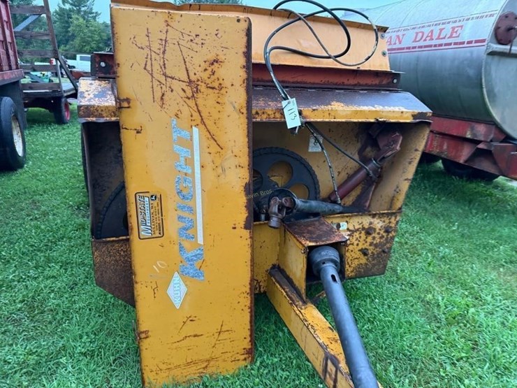 kuhn-knight-7112-slinger-manure-spreader-image-5