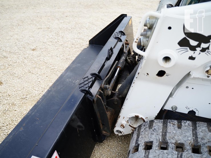 2022-bobcat-t770-image-11