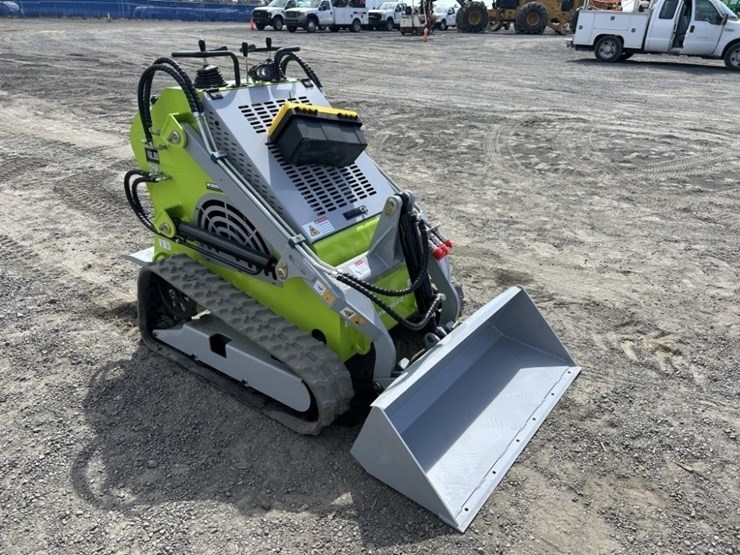 2025-land-hero-ldh-t640-mini-compact-track-loader-image-7