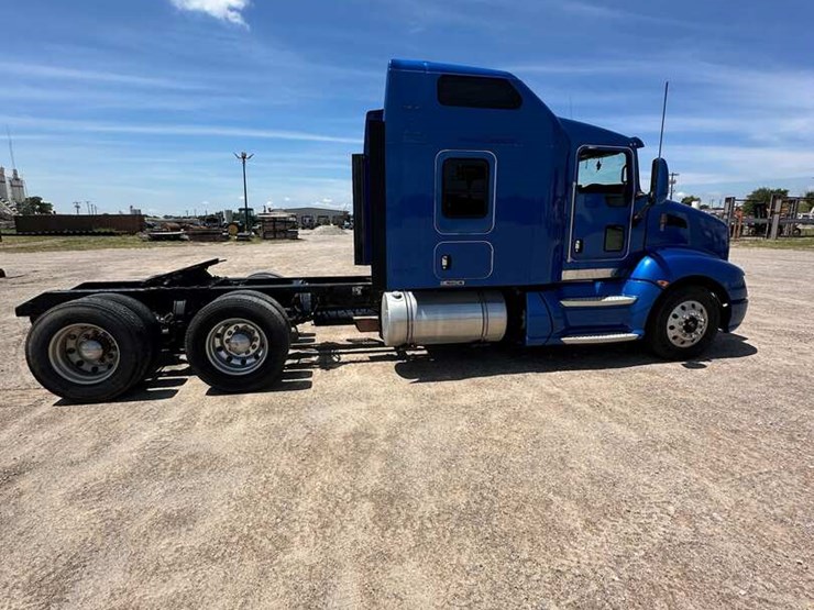 2014-kenworth-t660-image-5