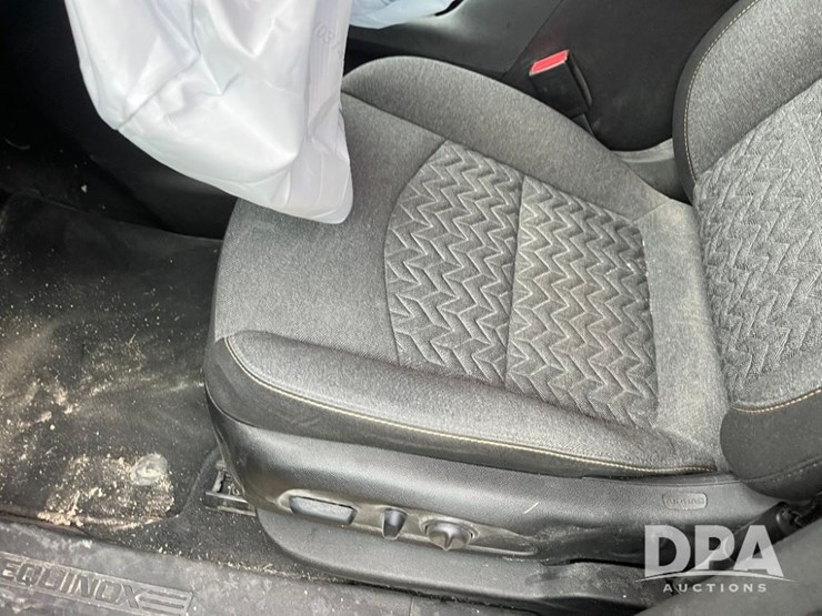 2024-chevrolet-equinox-lt-image-36