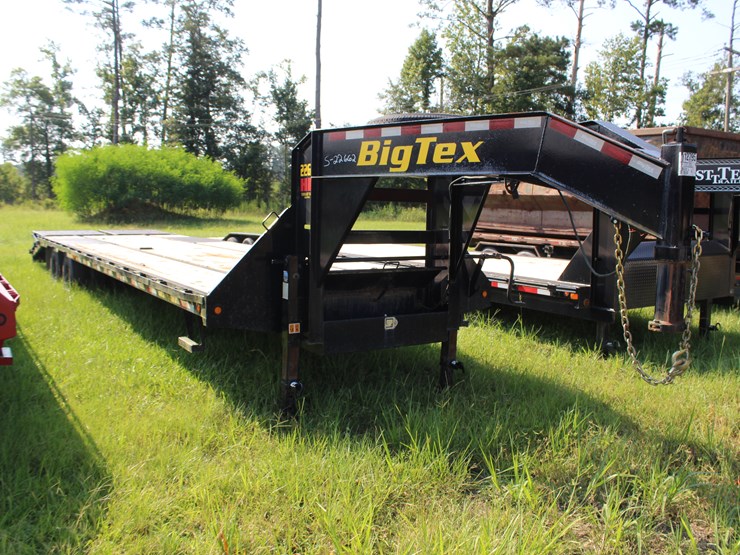 #22662-•-2022-big-tex-28ft-gooseneck-trailer,-22gnt28bksmr-image-3