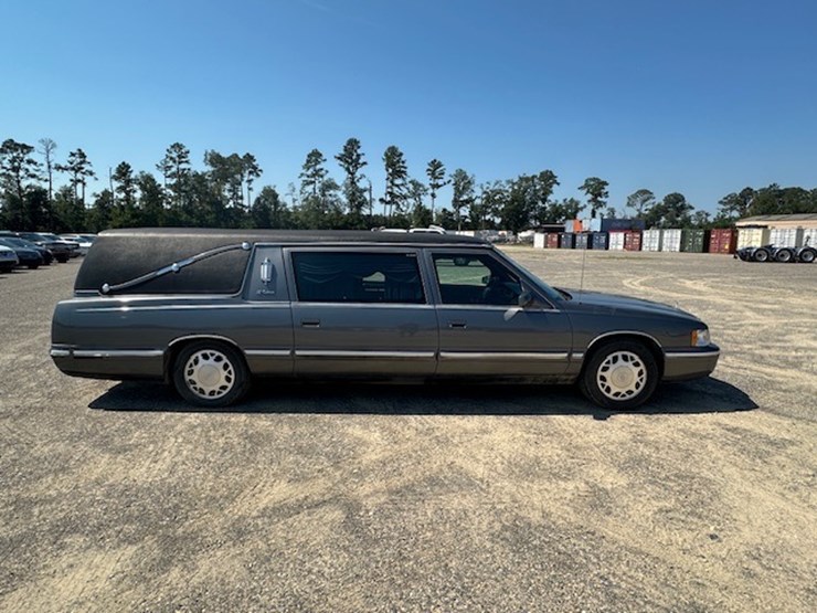 #22948-•-1997-cadillac-victoria-hearse-image-6