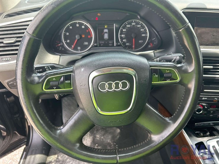 2012-audi-q5-image-12