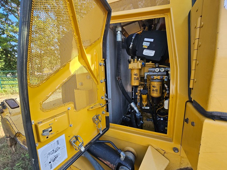 2014-caterpillar-953d-image-43