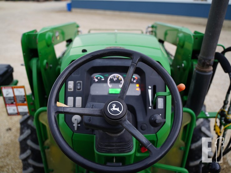 2015-john-deere-5075e-image-33