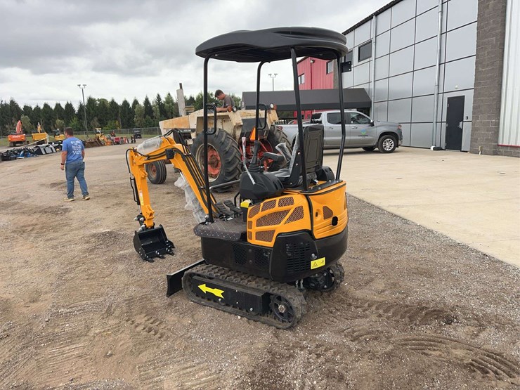 mini-pro-1.5-ton-mini-excavator-image-5