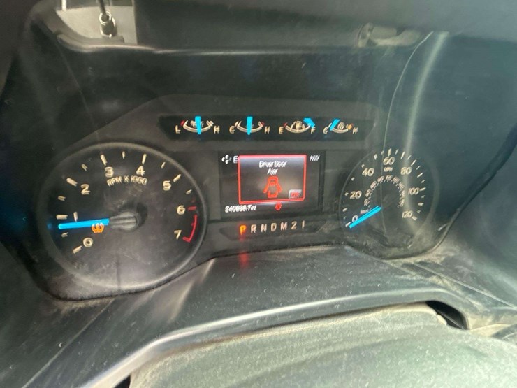 2016-ford-f150-image-12