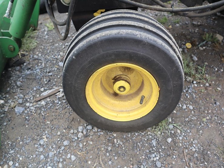 john-deere-300-image-13