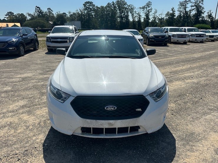 #23002-•-2017-ford-taurus-image-7
