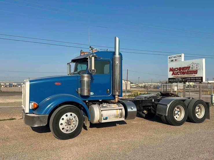 2013-peterbilt-367-image-1
