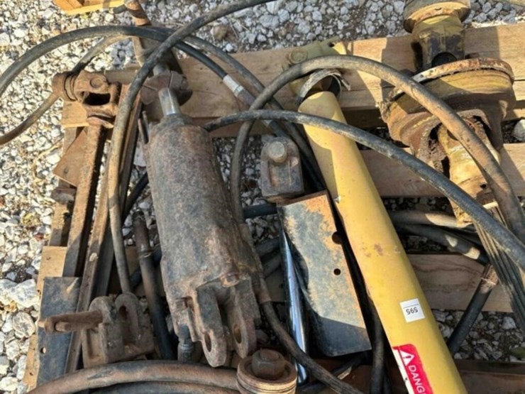 3-hydraulic-rams/parts,-4---pto-shafts-image-5