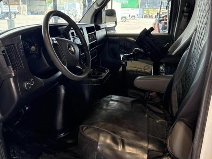 2013-chevrolet-express-2500-image-20