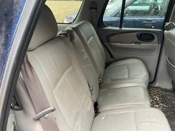 2002-oldsmobile-bravada-suv-image-10