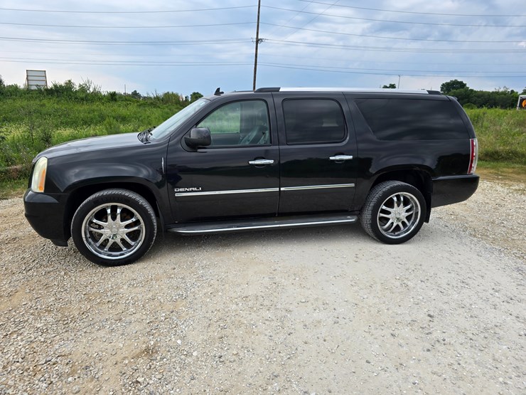 2011-gmc-yukon-xl-image-6