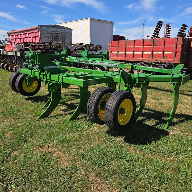 JOHN DEERE 900