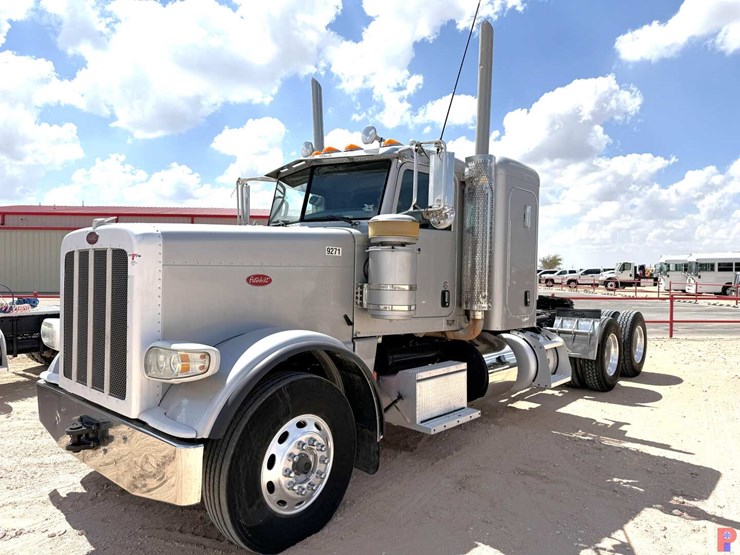 2013-peterbilt-388-image-1