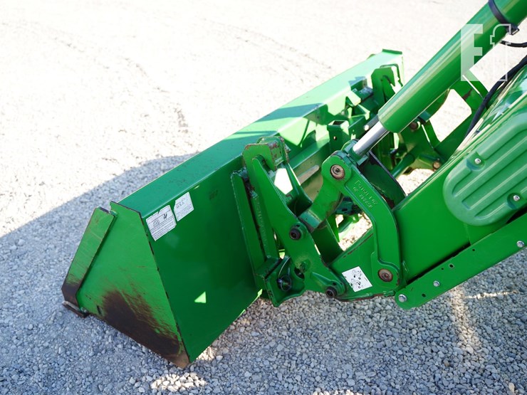 2017-john-deere-5090r-image-15