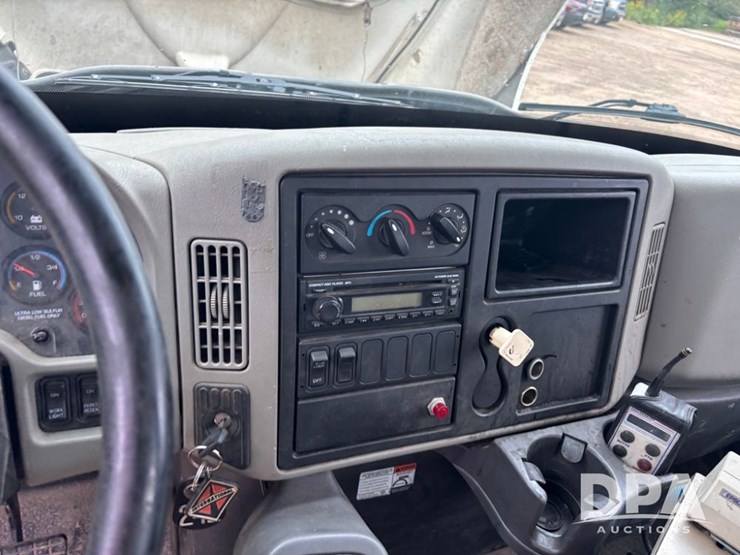 2013-international-durastar-4400-image-61