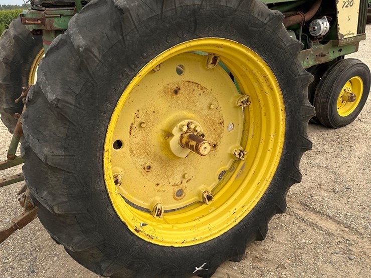 john-deere-720-image-10