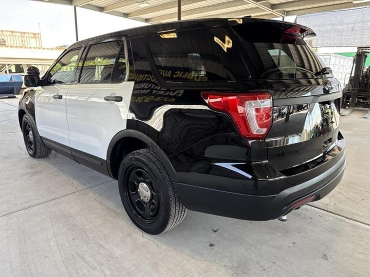 2017-ford-explorer-image-5