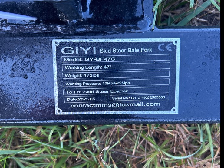 #180-•-skid-steer-bale-fork-image-2