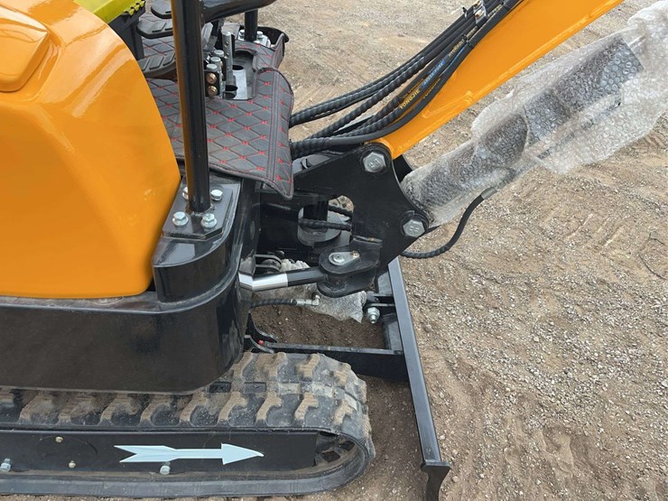 mini-pro-1.5-ton-mini-excavator-image-9