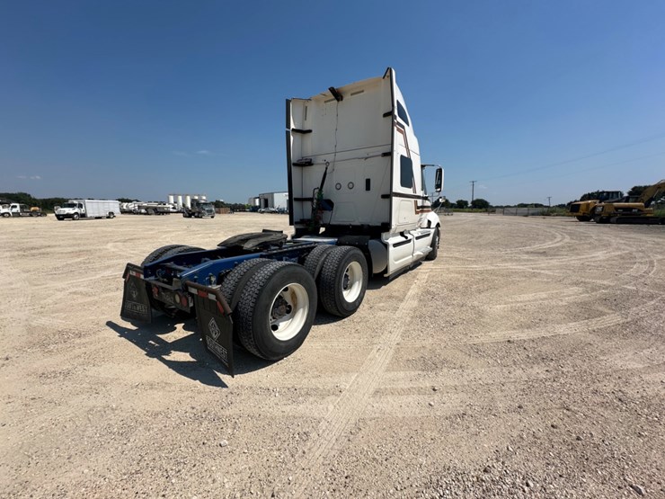 2017-international-prostar-image-5