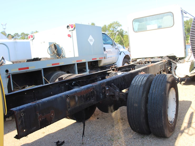 peterbilt-337-image-4