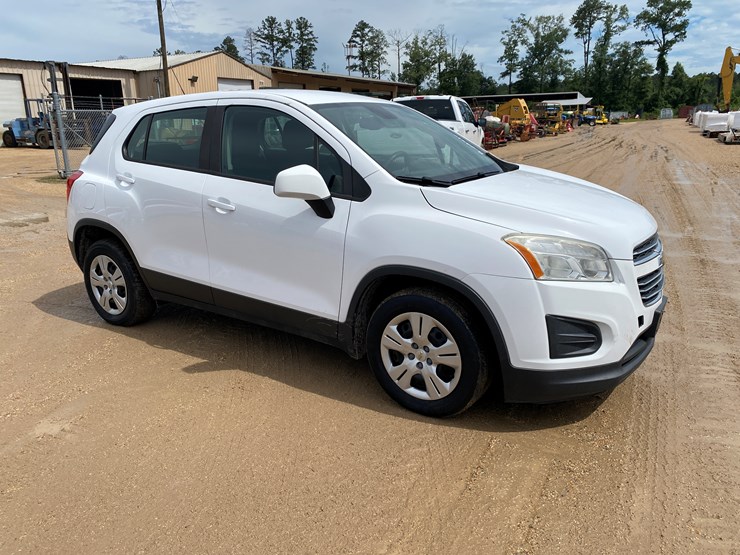 #22411-•-2016-chevrolet-trax-image-2