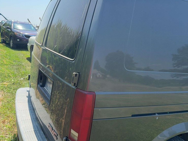 2001-gmc-safari-image-4