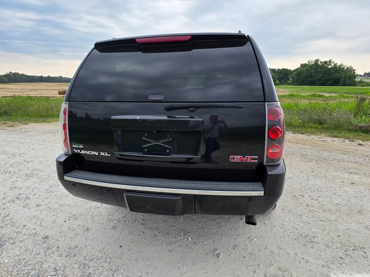2011-gmc-yukon-xl-image-20